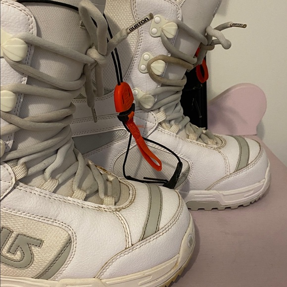 Burton White Snowboard Boots with Gray Highlights, good condition. - Picture 2 of 9